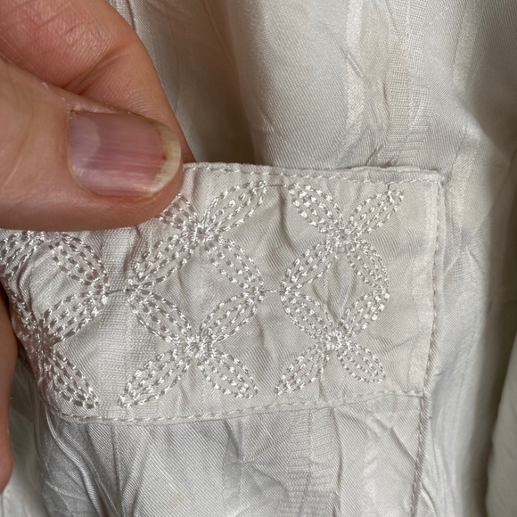 Claire France Women's White Textured 1/2 Sleeve Button Up Blouse Size 16 - Picture 4 of 13